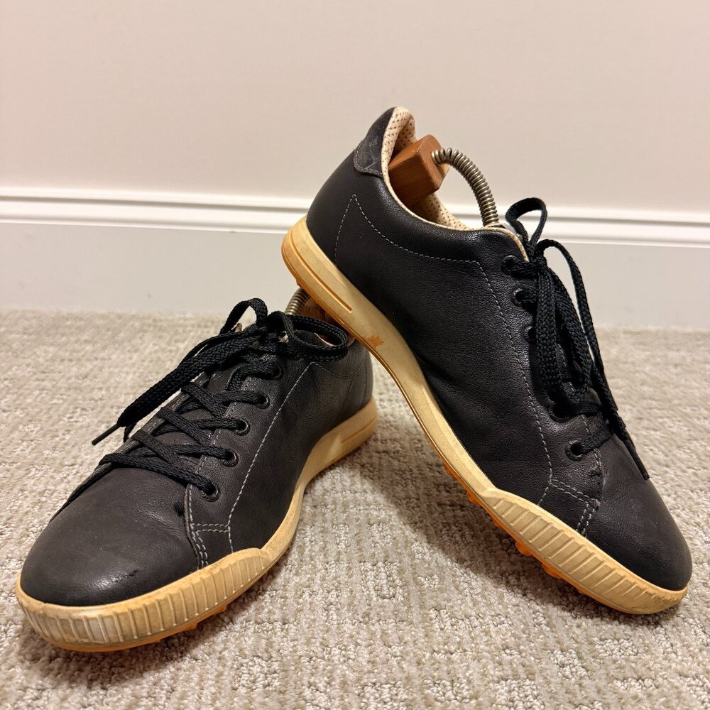 Ecco leather casual shoes